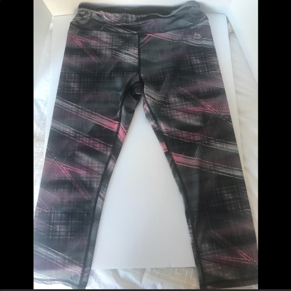 Women’s workout capris